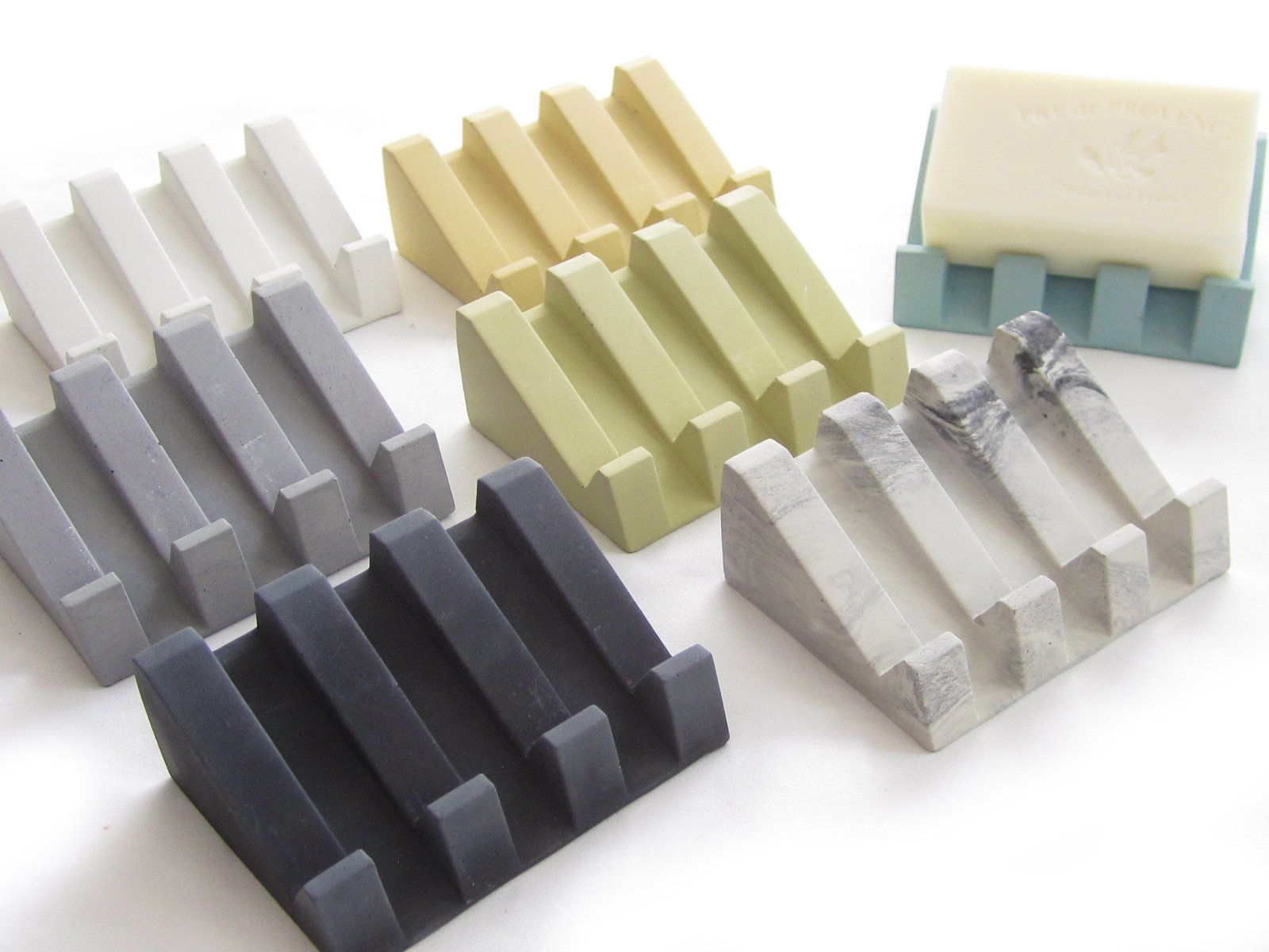 Simple Bathroom Soap Dish. Selfdraining. Saves Soap. White. Blue