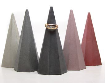 Concrete Ring Holder Cone, Geometric Ring Display, Wedding Ring Holder, Jewelry Display, wedding gift, Engagement Ring, Bridal Shower Gift