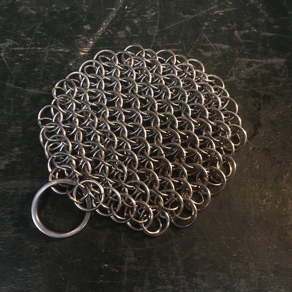 Chainmail Pot Scrubber, Cast Iron Scubber, Stainless Steel Scrubber, Round Dragonscale Weave Chainmail Scrubber with Keyring