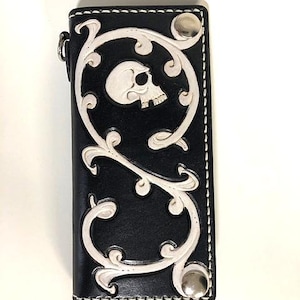 Cartera larga de motociclista hecha a mano con diseño de calavera
