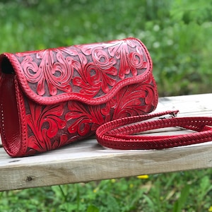 Hand Tooled Leather Large Crossbody Purse, Leather Clutch Bag, &quot;ONDULADA&quot;, Cowgirl style, gifts for her, Mother&#39;s Day Gifts
