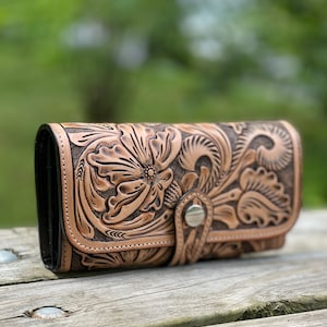 Hand Tooled Leather Wallet "BOTON", Western Style, brown leather wallet, coin wallet, Gifts for her, Rodeo Style, Mother's Day gifts