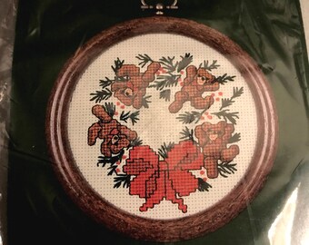 Dale Burdette A country Cross Stitch Kit Bearkins Wreath - Teddy Bears, christmas, decorations, holiday, festive, holly, pine, bear, bow tie