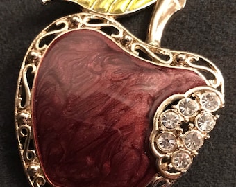 Apple pin for that special teacher!