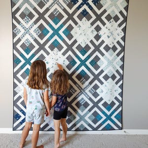 Blue Phlox PDF quilt pattern