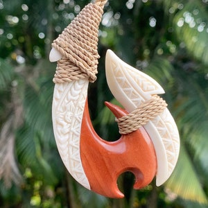 Hawaiian Maui Makau Traditional Native Fish Hook Necklace Pendant. Wood and bone carved. image 3