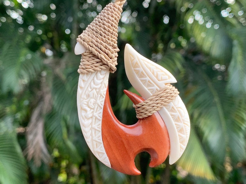 Hawaiian Maui Makau Traditional Native Fish Hook Necklace Pendant. Wood and bone carved. image 3