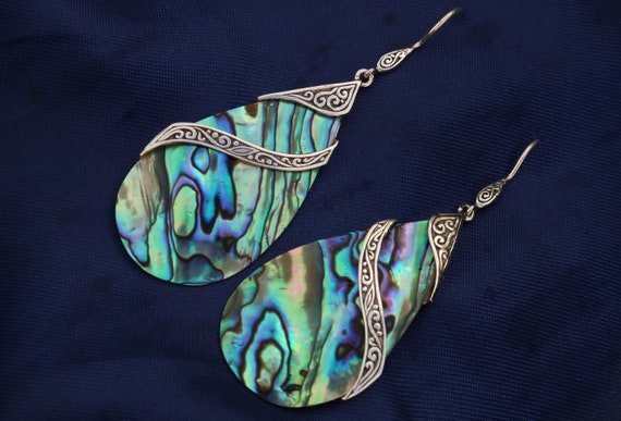 Orecchini a goccia conchiglia di abalone doppio design tribale. Argento sterling. - Italia