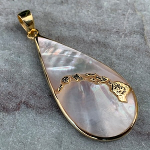 Hawaii Islands Chain Necklace Pendant. Gold Vermeil, Mother of Pearl.