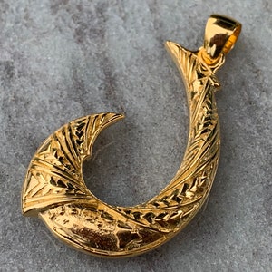 Maui Hook Hawaiian Islands Chain - Kauai Oahu Maui Big Island Tribal Design Necklace Pendant. 18k Gold Vermeil