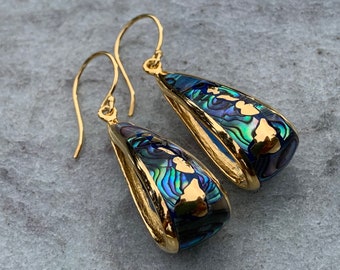 Hawaiian islands hoop earrings. Oahu, Maui, Kauai and Big Island. 18K Gold Vermeil. Abalone Shell.