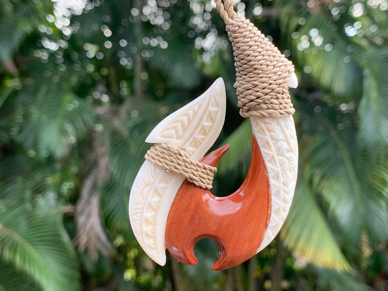 Hawaiian Maui Makau Traditional Native Fish Hook Necklace Pendant. Wood and bone carved. image 4