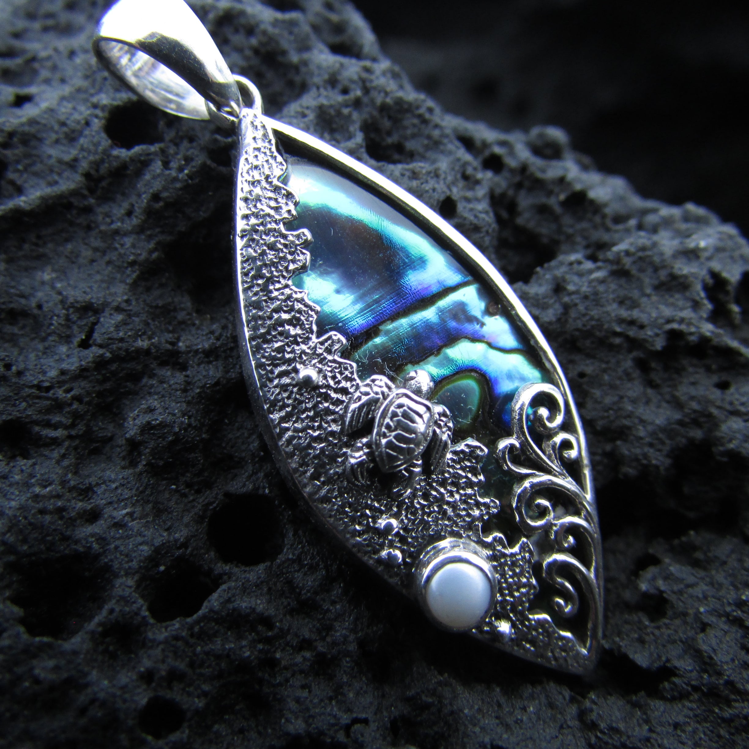 Collana con ciondolo in resina a forma di tartaruga blu - Gioielli placcati in argento ispirati all'isola, regalo per lei - Italia