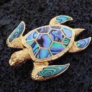 18K Gold Vermeil Green Sea Turtle Necklace Pendant . Hawaiian Honu Aumakua. Abalone Paua Shell.