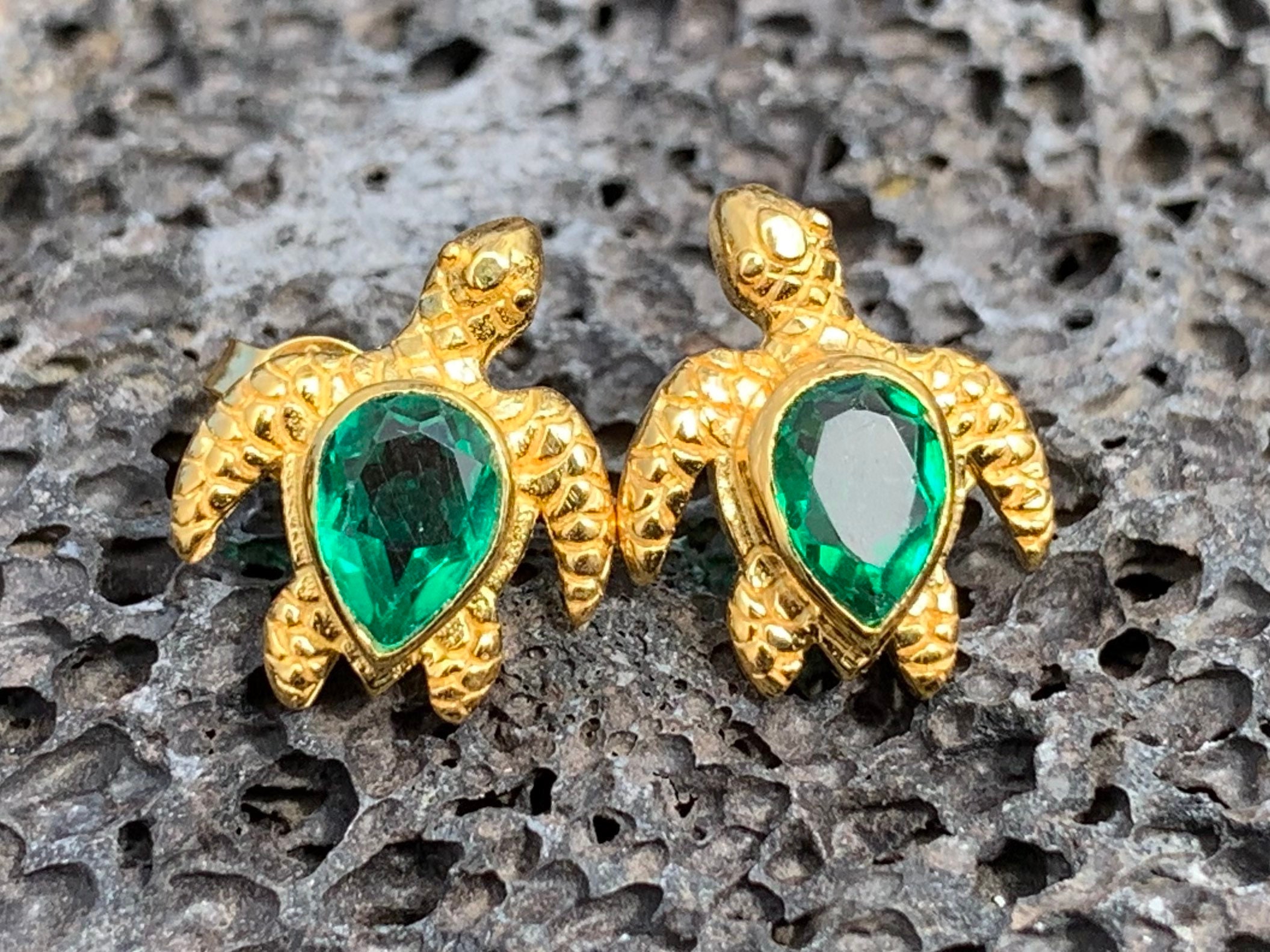 Emerald turtle earrings outlet