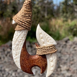 Hawaiian Maui Makau Traditional Native Fish Hook Necklace Pendant. Wood and bone carved. image 2