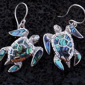 Green Sea Turtle Earrings. Hawaiian Honu Aumakua. Abalone Paua Shell, Sterling Silver .
