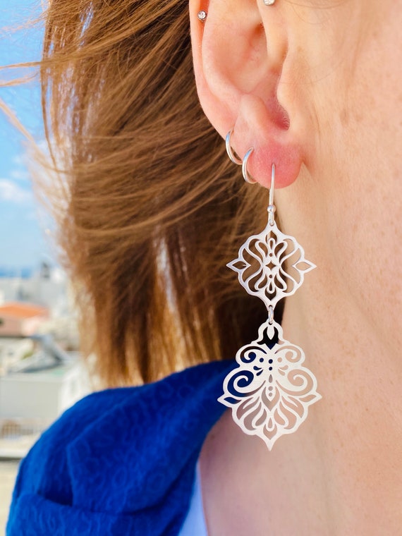 Artistic Long Chandelier Silver Earrings In Art Deco Style Long Chandelier Silver Earrings, Long Chandelier Style Earrings
