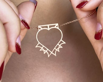 Heart shaped short necklace in geometric design