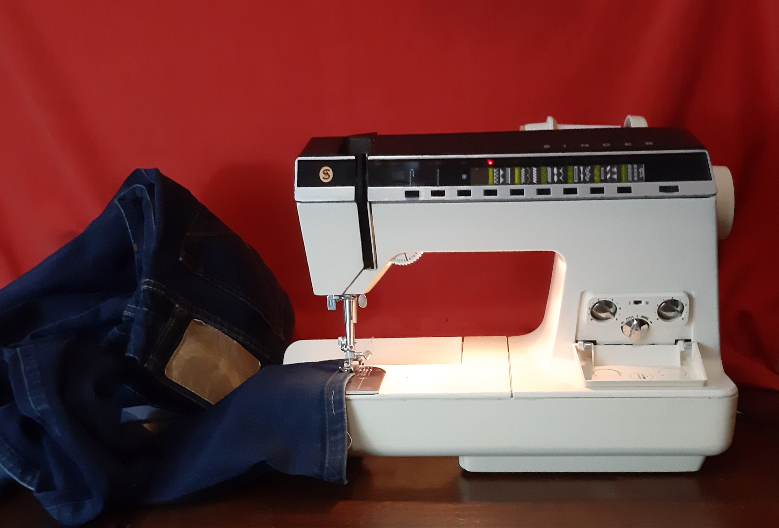 Singer Futura 2000. Sewing Machine With Many Embroidery Etsy Polska