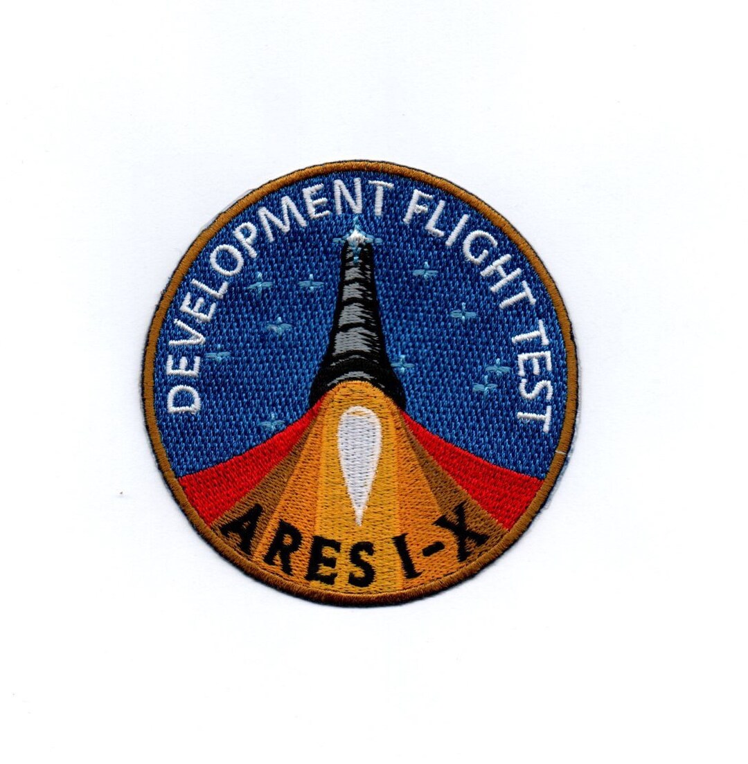 Space Shuttle - Iron on Sew on Embroidered Badge Applique Motif Patch ...