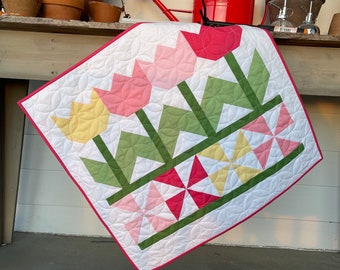 Tulip Time Mini Quilt Kit