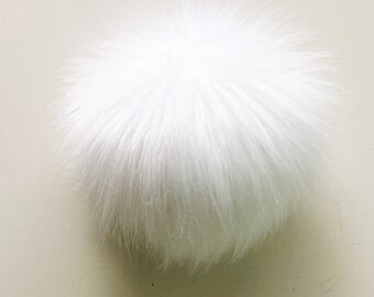 BACK in STOCK Snow White II Faux Fur Pom Pom