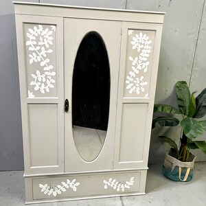 Upcycle old wardrobe online