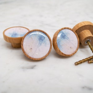 Blau weißer Marmor Griff Eichenholz Minimalist Griff, Moderne Möbelknäufe, Holzknauf, dekorative Schrankbeschläge, handgefertigte Schubladenknöpfe