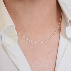 Tunn silverormkedja Glänsande sterlingsilverhalsband Unisex present till flickvän Pojkvänssmycken UK 1 mm halsband Enkel design