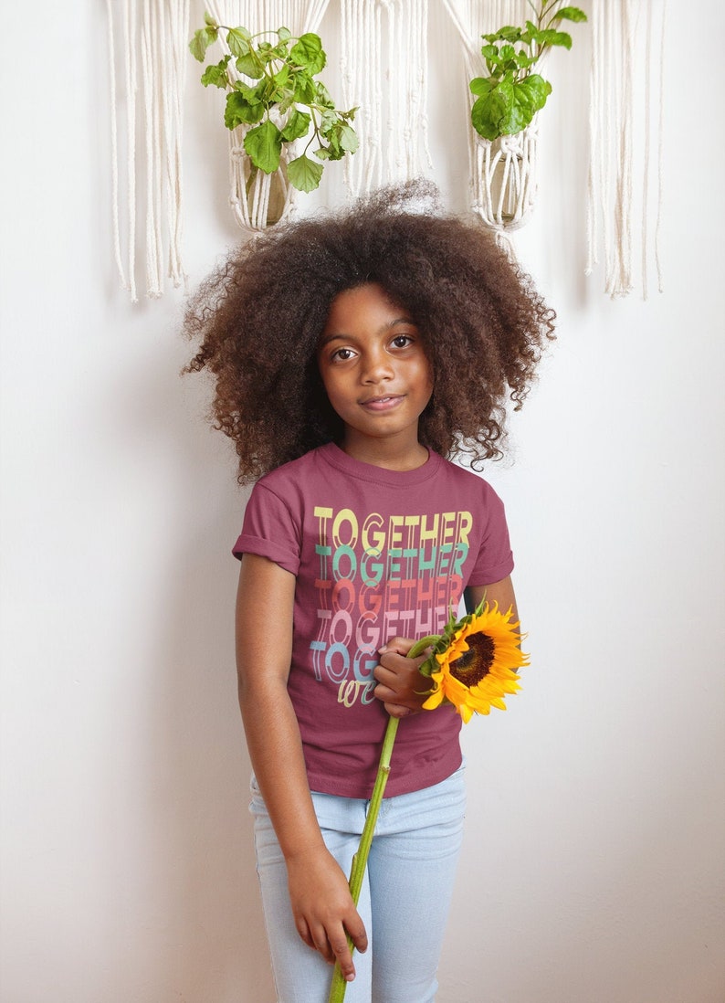 Spread Love, Freundlichkeit Shirt, Gleichheit Shirt, Komfort Farben Shirt, Social Justice Shirt, Ally Shirt, Black Owned Shops, Together We Rise Cardinal Red