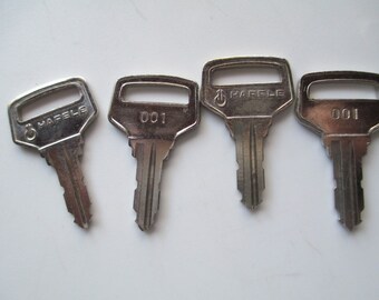 Set of 4 Vintage Keys. Key Charms. Embellishments. Ephemera Craft. Junk Journals. Jewelry Craft. Bookmarks. Crafting Supply. Valentines Day