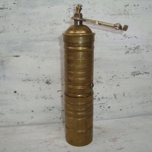 Vintage coffee grinder, Brass coffee mill, Turkish coffee grinder, Antique pepper mill, Spice grinder, Kitchen decor, Old grinder, Gift.