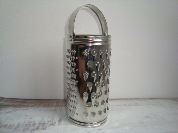 Vintage Metal Round Grater Cheese Shredder Kitchen Round Grater Cheese  Grater Retro Kitchen Utensils Old Tin Grater 