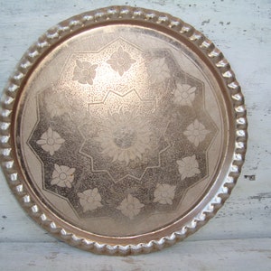 ROUND metal old, round serving plate, retro plate, vintage serving plate