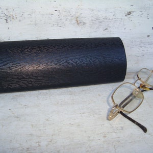 NEVER USED,eyeglass case, hard eyeglasses case,   vintage glasses case, spectacle case,    chic case, glasses box ,  gift