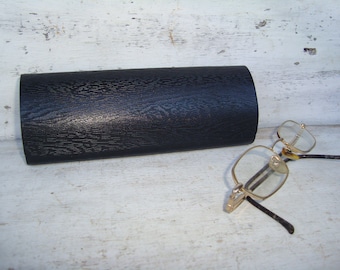 NEVER USED,eyeglass case, hard eyeglasses case,   vintage glasses case, spectacle case,    chic case, glasses box ,  gift