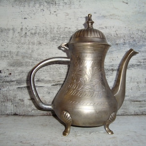 Vintage  Teapot - Old Teapot - Retro Cuisine Decoration -British teapot Old castle pewter kitchenware tea / coffee pot