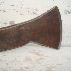 Handgeschmiedete Beil., vintage Axt, alte Axt, Jagdaxt, Haiking Axt, Wolking Axt, geschmiedete Axt, Angelhut häkeln., jeden Tag gehäkelt