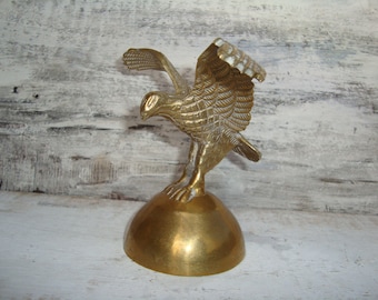 Eagle sculpture / bird statue / statuette / figurine || Vintage solid brass || Detailed || Bird / animal design