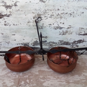 Vintage metal  balance scales Antique market scale Primitive farmhouse , balance scale Weight balance Rustic kitchen deco