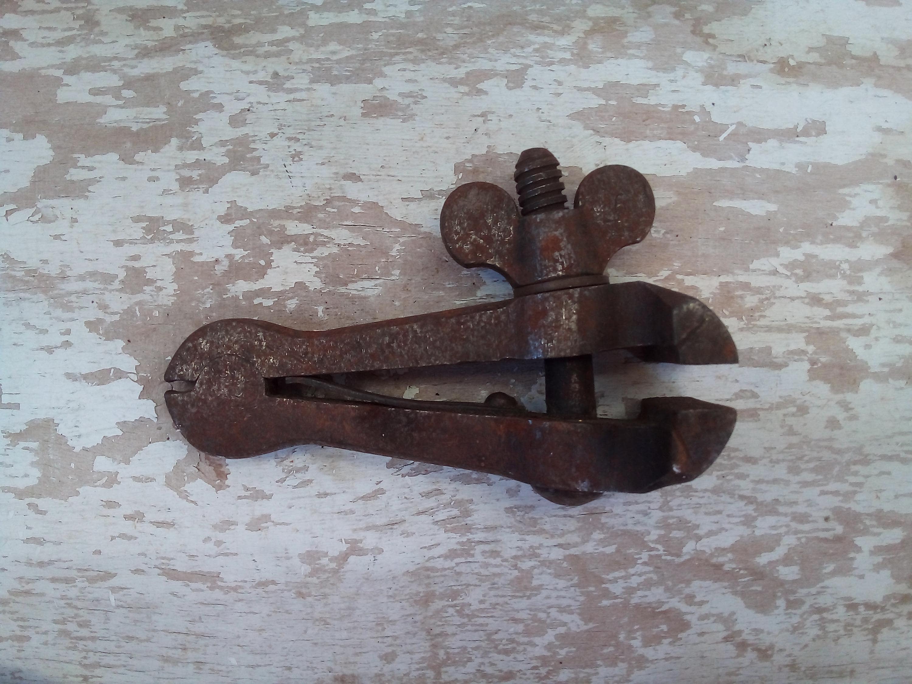 OUTILS ANCIEN MARTEAU D'HORLOGER (Gebraucht) in couvet für CHF 8 – mit