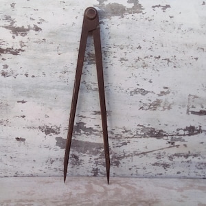 Vintage Compasses, Vintage old Compasses, Metal Compasses, Vintage Drafting Compasses.