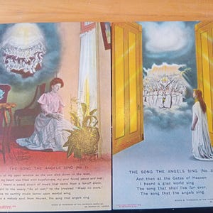 Könnte beinhalten: Zwei Vintage-Postkarten mit religiösen Themen. Eine zeigt eine Frau in einem rosa Kleid, die andere eine Frau in Weiß an den Toren des Himmels. Beide Karten enthalten Text aus "The Song the Angels Sing."