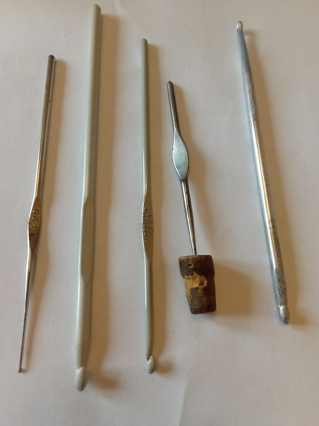 Five Vintage Crochet Hooks Etsy