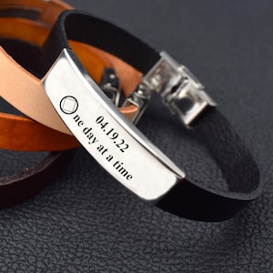 Anpassat läderarmband för återhämtning av missbruk - Stöd NA-gåvor - Clean Sober-jubileum 1 år Nykterhetsman Son Vän