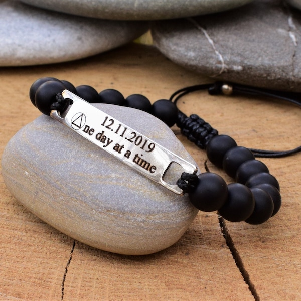 mens sobriety gift sober date bracelet alcoholic addiction recovery date aa gifts for men dad women him her mom 1 year aa anniversary gift