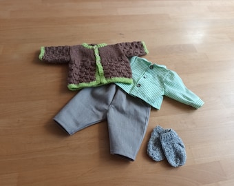 Set poppenkleding voor jongenspop.