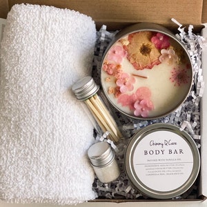Floral Candle Gift Box | Self Care Gift Box | Sending Hugs For Her | Comfort Gift Box | | Bridesmaid Gift Box | Hygge Gift Box | Bridal Box