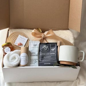 Care Package Gift | Relaxation Blanket Spa Gift Set | Self Care Gift| Handmade Gift for Her | Gift Baskets for Women | Thinking of You